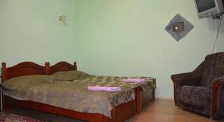 Гостиница Золотой Мустанг Домбай Двухместный номер «Комфорт» с 1 кроватью или 2 отдельными кроватями-4